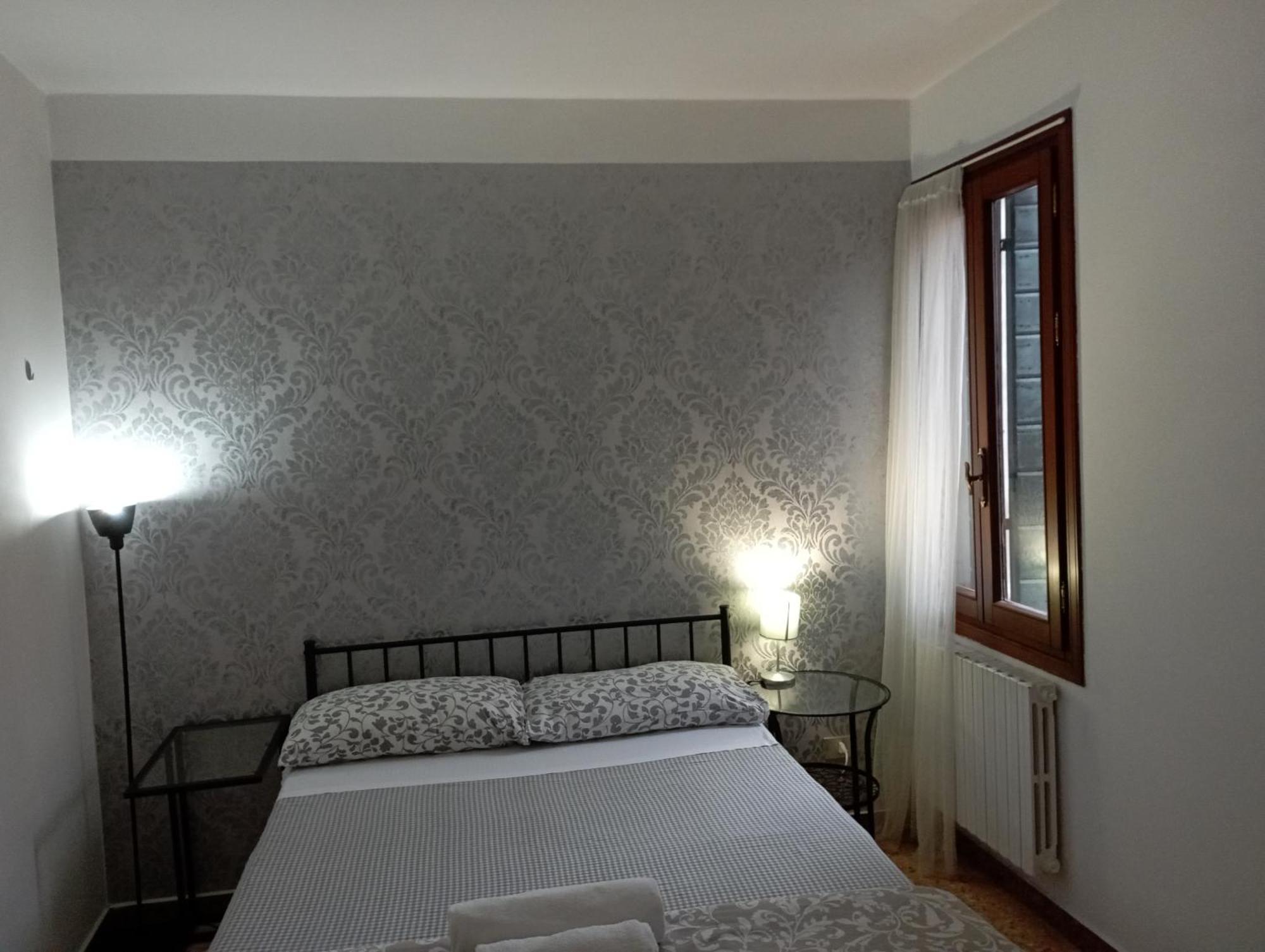 Two Steps From Rialto Hotel Venice Ngoại thất bức ảnh